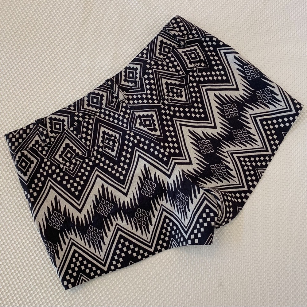 J. Crew Black White Aztec Print Shorts, NWOT - Picture 5 of 8